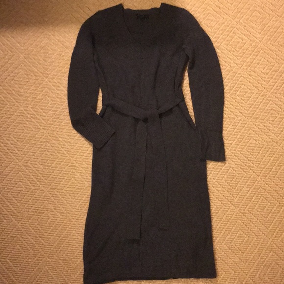 Banana Republic Dresses & Skirts - Banana Republic gray Mini sweater dress w/belt Banana Republic Dresses & Skirts - Banana Republic gray Mini sweater dress w/belt